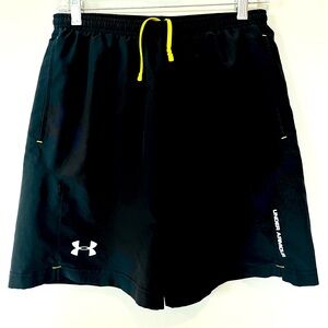 Under Armour Men’s athletic Running shorts Black Size Small